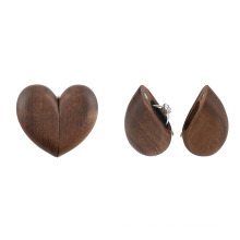 Almacenamiento del collar de pendientes de boda de madera en forma de corazón